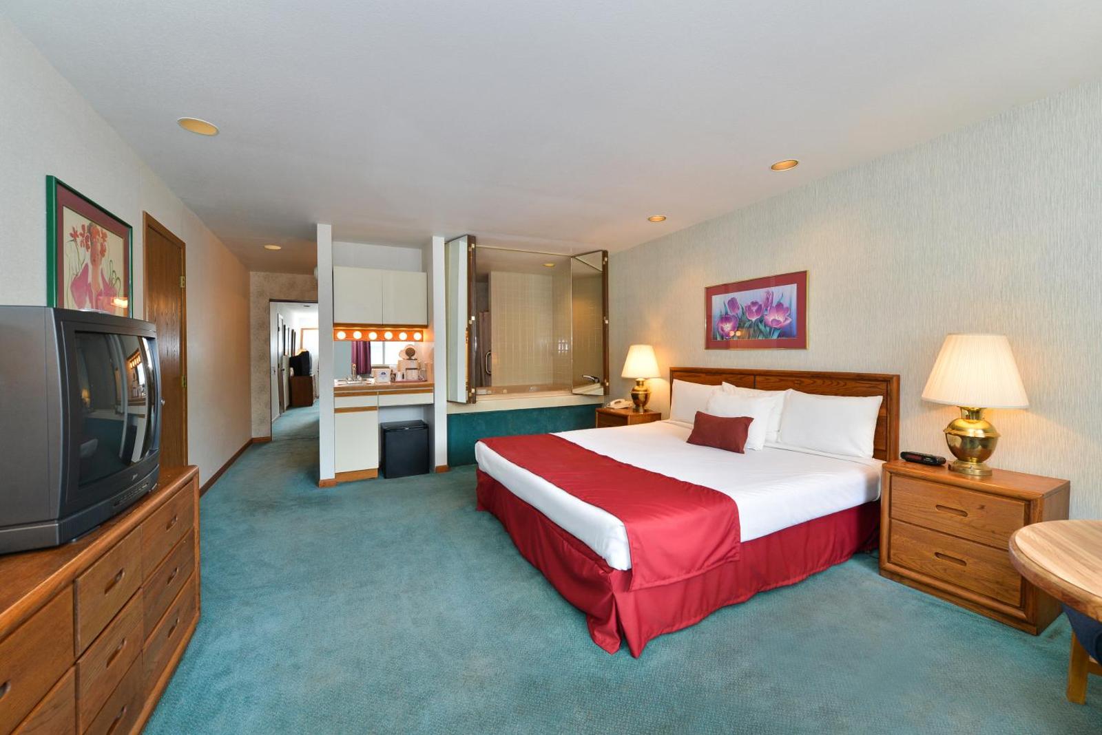 Americas Best Value Inn Mackinaw City Main image 1