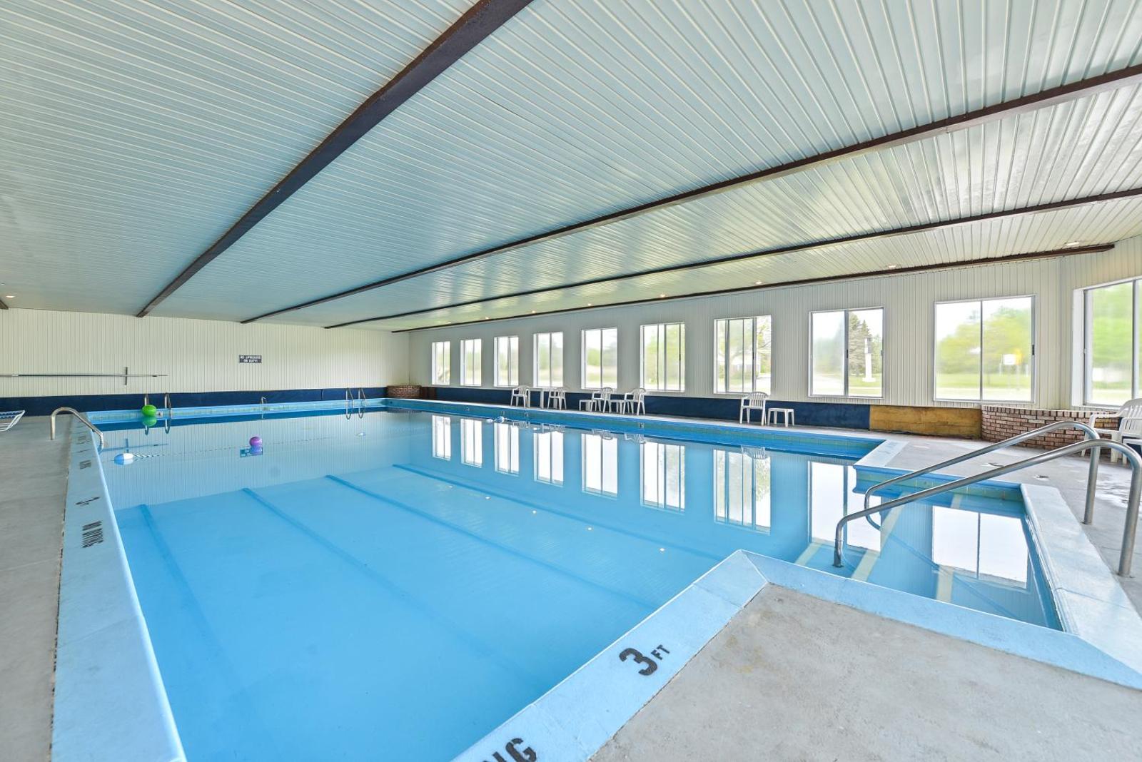 Americas Best Value Inn Mackinaw City Main image 2
